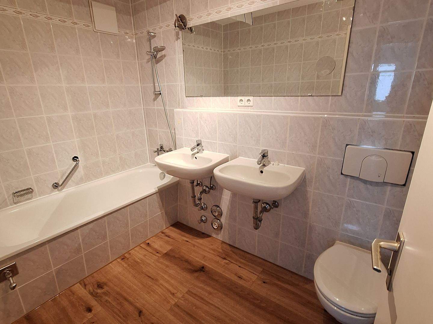 Property thumbnail 6