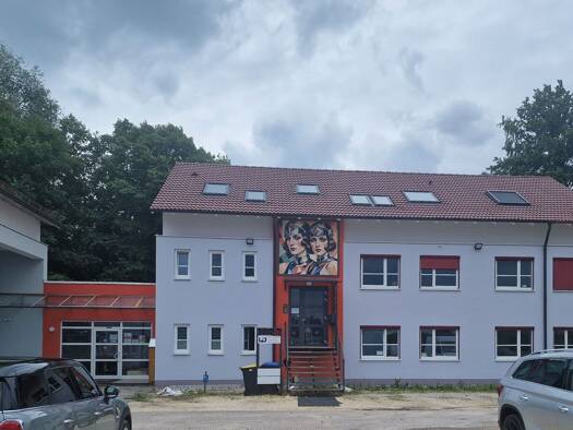 Büro zur Miete provisionsfrei 1.305 € 1 Zimmer 145 m² Bürofläche Augsburger Straße 38 Zusmarshausen 86441