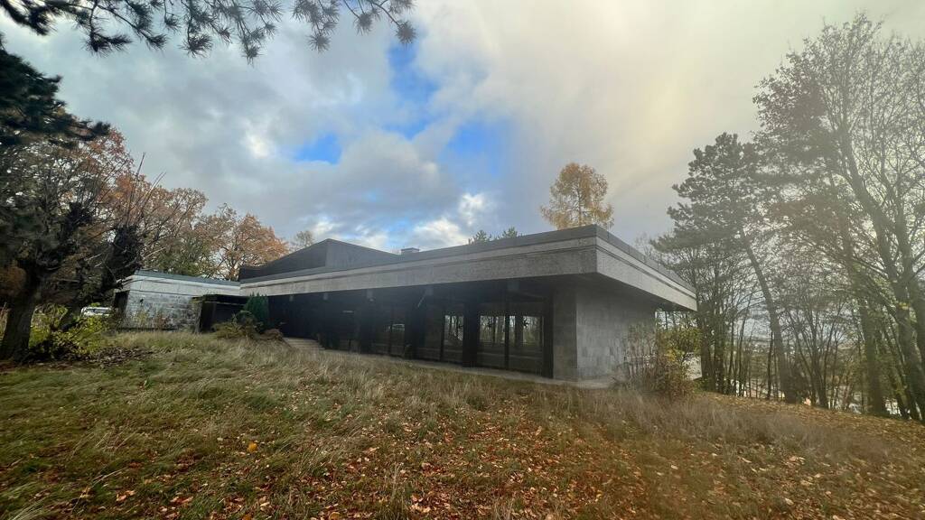 Villa zum Kauf 2.950.000 € 8 Zimmer 700 m² 10.000 m² Grundstück Lappersdorf 93138