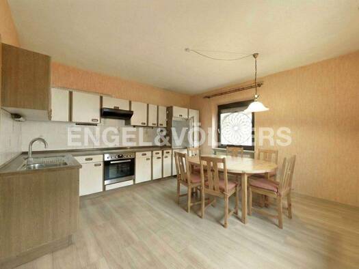 Doppelhaushälfte zum Kauf 179.000 € 6 Zimmer 110 m² 500 m² Grundstück Ebrach 96157