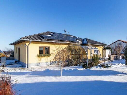 Bungalow zum Kauf 489.000 € 4 Zimmer 136,6 m² 1.230 m² Grundstück frei ab 01.12.2026 Oberplanitz Zwickau 08064