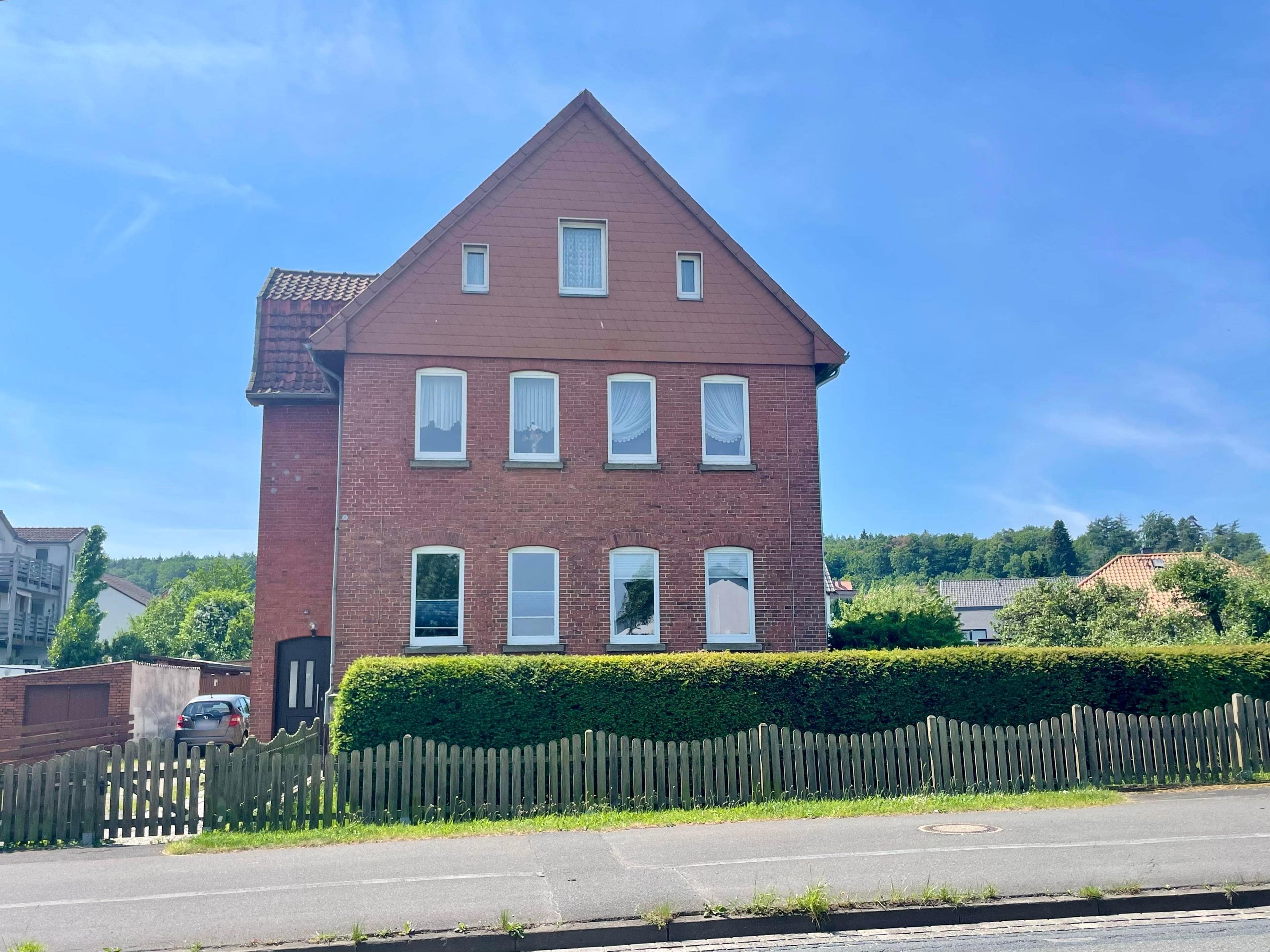 Mehrfamilienhaus zum Kauf 349.000 € 9 Zimmer 256 m²<br/>Wohnfläche 1.125 m²<br/>Grundstück Barsinghausen - Süd Barsinghausen 30890