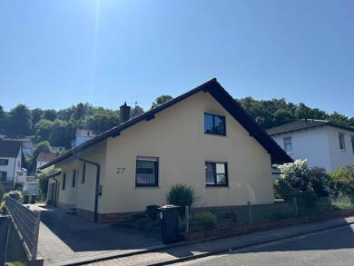 Einfamilienhaus zur Miete 2.300 € 6 Zimmer 230 m² Kaiserslautern / Erlenbach 67659