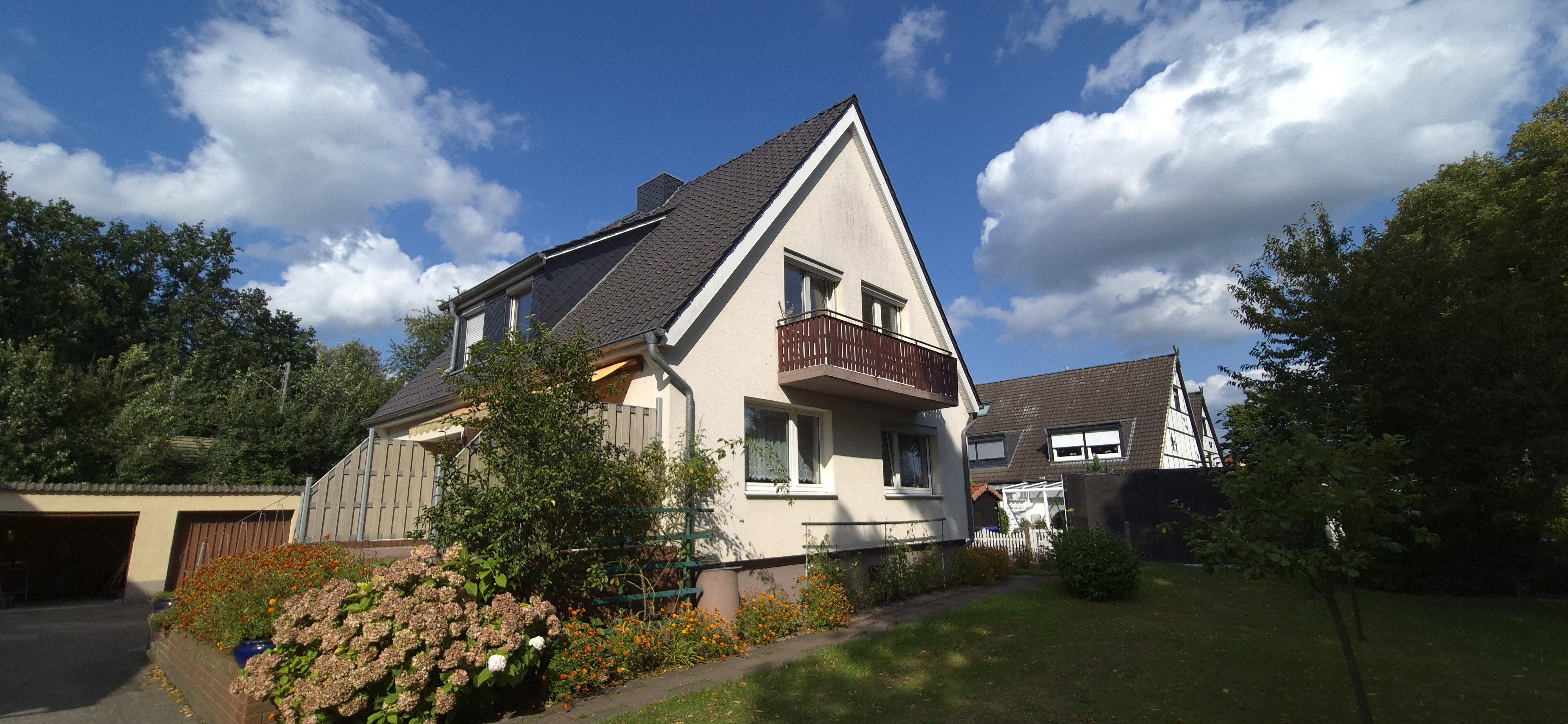 Mehrfamilienhaus zum Kauf 325.000 € 6 Zimmer 141 m²<br/>Wohnfläche 921 m²<br/>Grundstück ab sofort<br/>Verfügbarkeit Mahndorfer Heerstr. 2a Mahndorf Bremen 28307