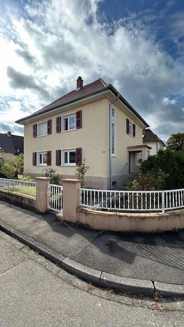 Mehrfamilienhaus zum Kauf provisionsfrei 465.000 € 8 Zimmer 160 m²<br/>Wohnfläche 557 m²<br/>Grundstück Gottmadingen Gottmadingen 78244