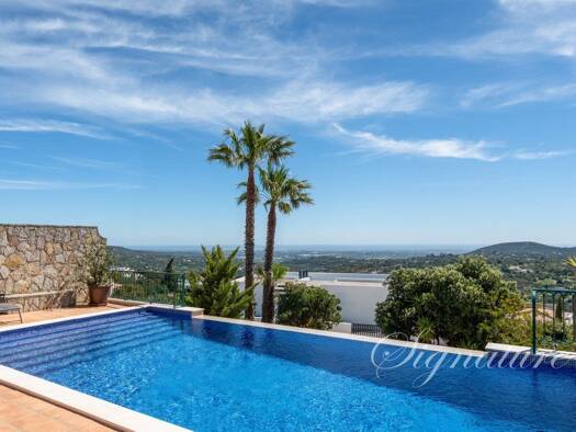 Haus zum Kauf 1.680.000 € 1.220 m² Grundstück Santa Bárbara de Nexe 8005