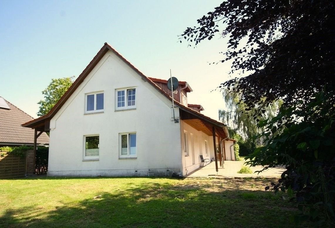 Mehrfamilienhaus zum Kauf 689.000 € 10,5 Zimmer 313 m²<br/>Wohnfläche 1.000 m²<br/>Grundstück ab sofort<br/>Verfügbarkeit Klingberg Scharbeutz 23684