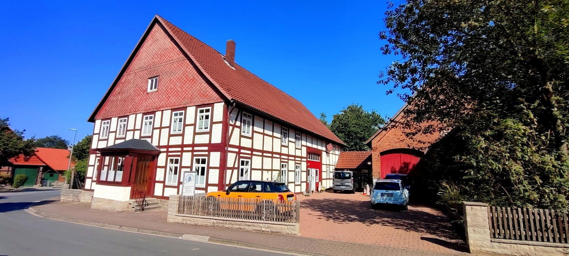 Haus zum Kauf provisionsfrei 359.000 € 13 Zimmer 338 m²<br/>Wohnfläche 2.702 m²<br/>Grundstück 01.05.2025<br/>Verfügbarkeit Diederser Str 13 Diedersen Coppenbrügge 31863