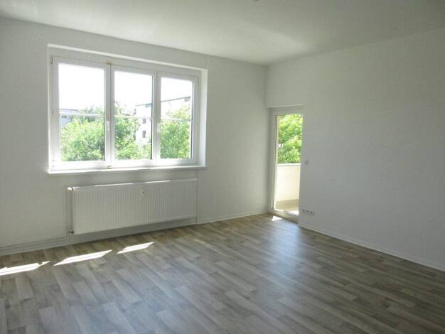Wohnung zur Miete 360 € 3 Zimmer 58,5 m² 1. Geschoss frei ab 05.08.2025 Cracauer Str. 51 Brückfeld Magdeburg 39114