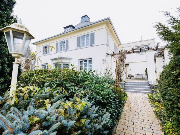 Wohnung zur Miete 2.600 € 5 Zimmer 140 m² 1. Geschoss frei ab 01.11.2026 Weberstraße 10 Kirdorf Bad Homburg vor der Höhe 61350