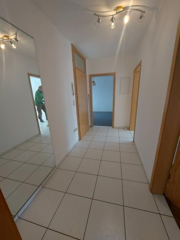 Wohnung zur Miete 990 € 4 Zimmer 123 m²<br/>Wohnfläche 2.<br/>Geschoss ab sofort<br/>Verfügbarkeit Sennfeld 97526