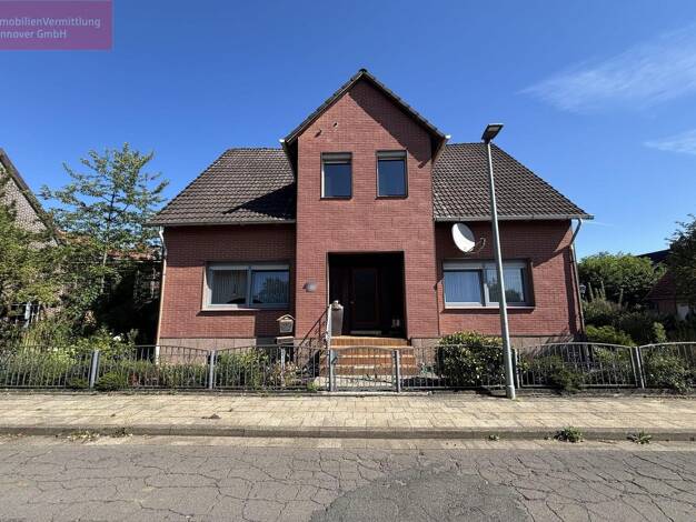 Einfamilienhaus zum Kauf 239.000 € 8 Zimmer 179 m² 1.092 m² Grundstück Uetze Uetze 31311