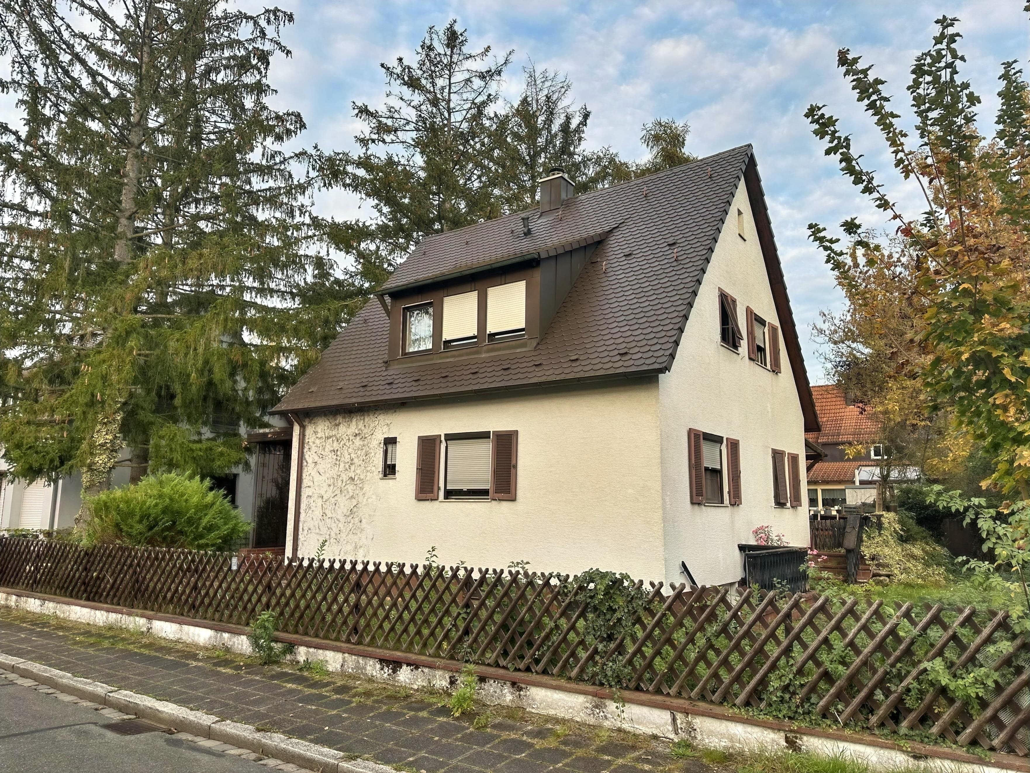 Einfamilienhaus zum Kauf 584.000 € 4 Zimmer 100 m²<br/>Wohnfläche 653 m²<br/>Grundstück ab sofort<br/>Verfügbarkeit Eibach Nürnberg 90451