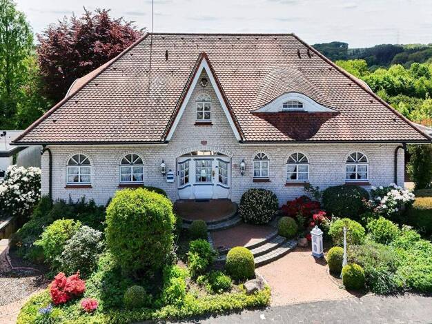 Einfamilienhaus zum Kauf 580.000 € 10 Zimmer 300 m² 1.408 m² Grundstück frei ab sofort Niederense Ense 59469