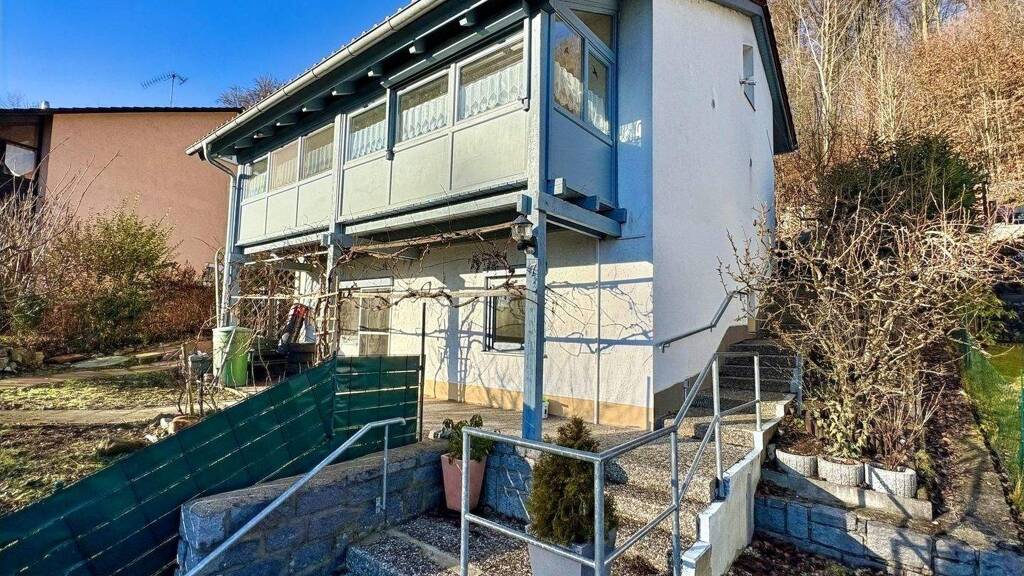 Immobilie in Fürstenstein - Charmantes Einfamilienhaus in Fürstenstein! Modern und variabel nutzbar! - Bild 2