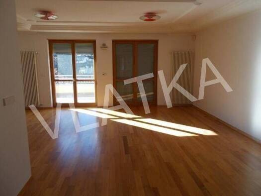 Haus zur Miete 3.000 € 6 Zimmer 188 m² Zagreb