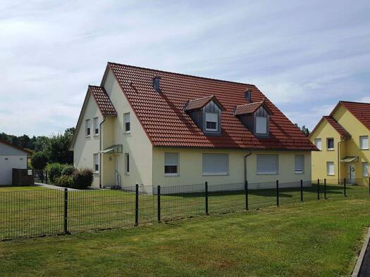 Doppelhaushälfte zur Miete 1.200 € 4 Zimmer 135 m² 532 m² Grundstück frei ab 01.07.2026 Martin-Hassmann-Straße Kulmain 95508