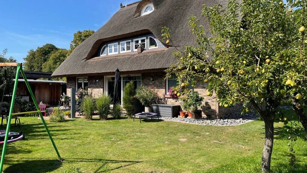 Mehrfamilienhaus zum Kauf 1.090.000 € 9 Zimmer 212 m² 1.428 m² Grundstück Neuensien Sellin 18586