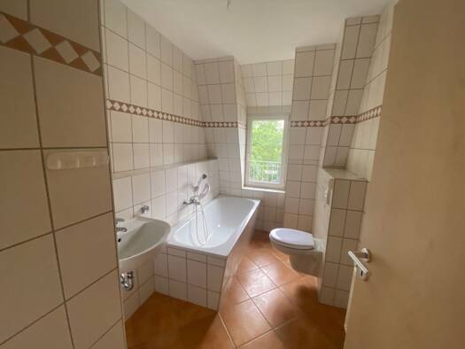 Wohnung zur Miete 540 € 3 Zimmer 86 m² 4. Geschoss frei ab 01.11.2026 Lassallestraße 2 Pölbitz Zwickau 08058