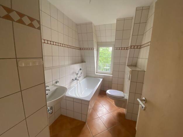 Wohnung zur Miete 516 € 3 Zimmer 86 m² 4. Geschoss frei ab 01.11.2026 Lassallestraße 2 Pölbitz Zwickau 08058