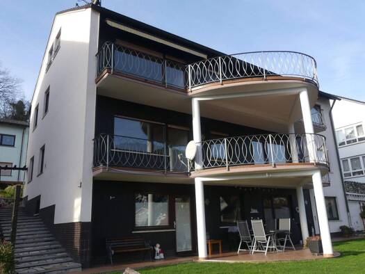 Mehrfamilienhaus zum Kauf als Kapitalanlage geeignet 525.000 € 13 Zimmer 214 m² 581 m² Grundstück Sandbach Breuberg 64747