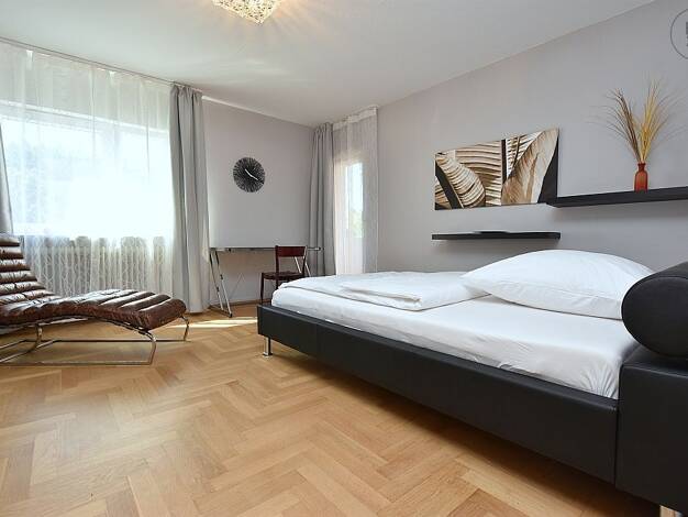 WG-Zimmer zur Miete auf Zeit 640 € 20 m² 2. Geschoss frei ab sofort Böblingen Böblingen 71032