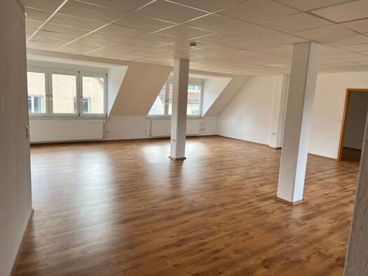 Wohnung zur Miete 950 € 4 Zimmer 135 m² Geschoss 3/3 frei ab 01.07.2026 Bad Kissingen 97688