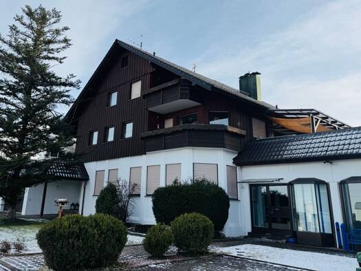 Wohnung zur Miete 1.800 € 5 Zimmer 220 m² Geschoss 1/3 frei ab 01.04.2026 Egenhausen 72227