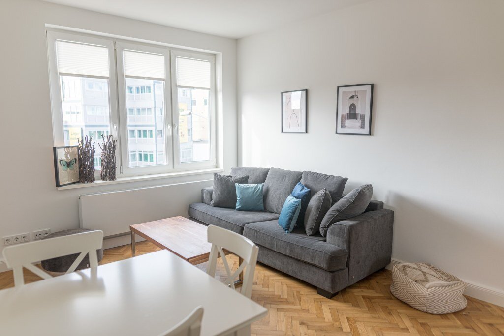 Wohnung zur Miete Wohnen auf Zeit 2.500 € 5 Zimmer 72 m²<br/>Wohnfläche 01.12.2024<br/>Verfügbarkeit Hamburger Straße Barmbek - Süd Hamburg 22083