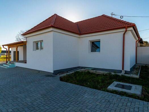 Haus zum Kauf 171.500 € 3 Zimmer 75 m² 1.850 m² Grundstück Vindornyafok 8354