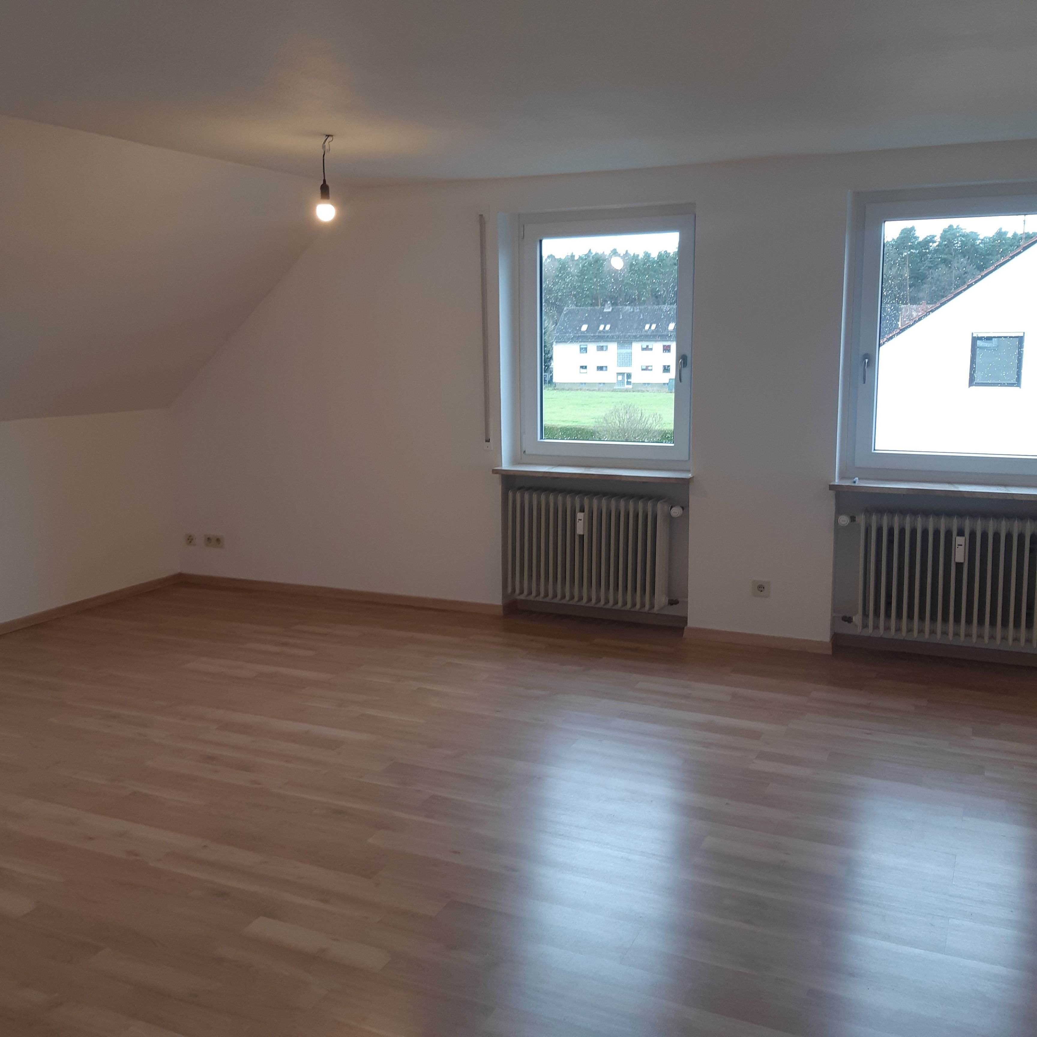 Wohnung zur Miete 760 € 3 Zimmer 80 m²<br/>Wohnfläche 2.<br/>Geschoss ab sofort<br/>Verfügbarkeit Weinzierlein Zirndorf 90513