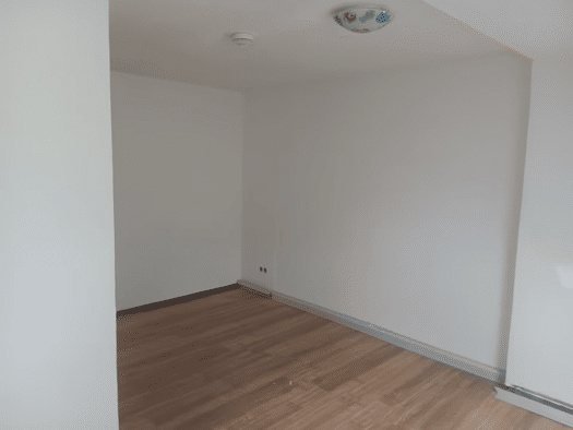 Wohnung zur Miete 490 € 4 Zimmer 82 m² Geschoss 2/2 frei ab sofort Ostviertel Gera 07546