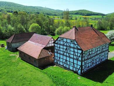 Einfamilienhaus zum Kauf 279.000 € 8 Zimmer 275 m² 1.313 m² Grundstück frei ab sofort Bergfreiheit Bad Wildungen 34537