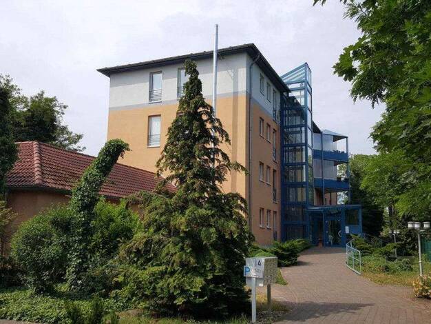 Wohnung zur Miete 546 € 2 Zimmer 71,3 m² 1. Geschoss frei ab 01.05.2026 Greppiner Straße 4 Wolfen 06766