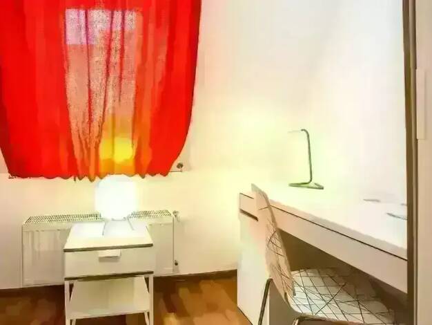 WG-Zimmer zur Miete Wohnen auf Zeit 400 € 9 m² 4. Geschoss frei ab 15.12.2025 Elbestraße 00 HH 4.OG Bahnhofsviertel Frankfurt am Main 60329