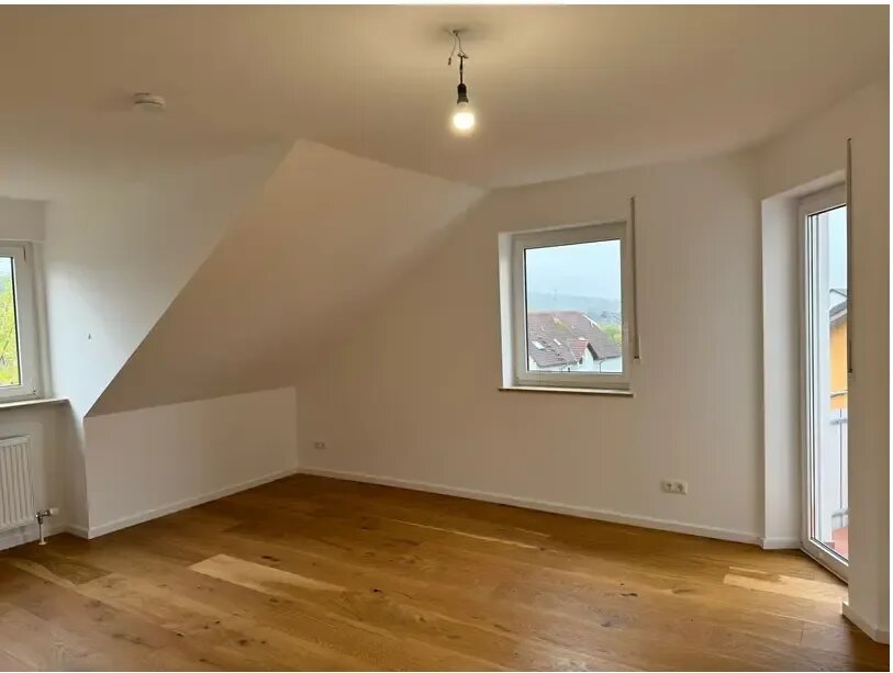 Wohnung zur Miete 700 € 4 Zimmer 97 m²<br/>Wohnfläche ab sofort<br/>Verfügbarkeit Grabenweg Stegaurach Stegaurach 96135