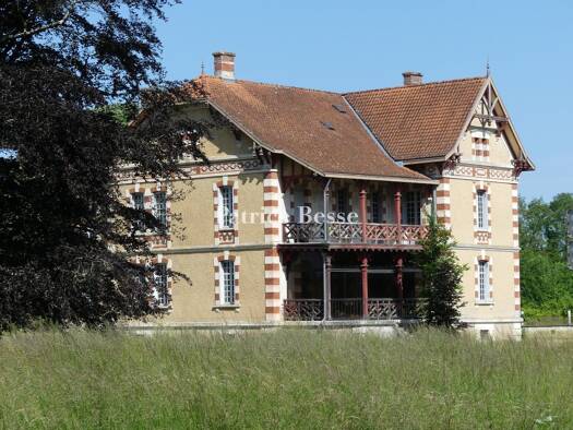 Villa zum Kauf 510.000 € 13 Zimmer 630 m² 90.193 m² Grundstück Saint-Gein 40190