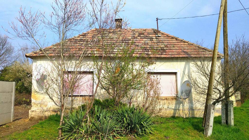 Einfamilienhaus zum Kauf 39.000 € 2 Zimmer 90 m² 2.766 m² Grundstück Szentimrefalva