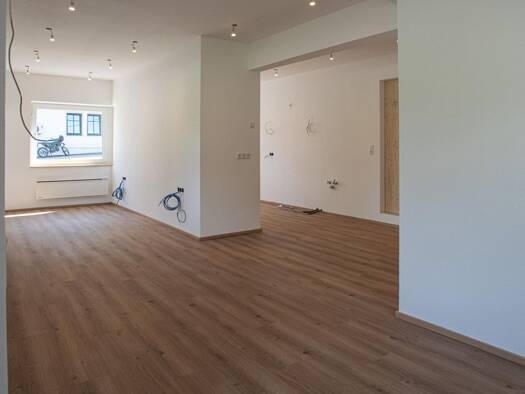 Produktionshalle zur Miete 1.000 € 74 m² Lagerfläche St. Ulrich am Pillersee 6393