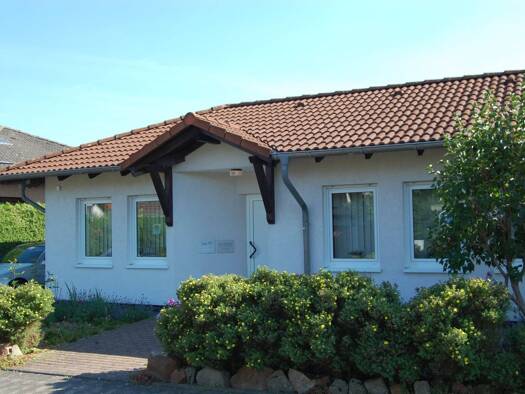 Bungalow zum Kauf provisionsfrei 595.000 € 6 Zimmer 197 m² 774 m² Grundstück Musterstr. 1 Breitenbach Schauenburg 34270