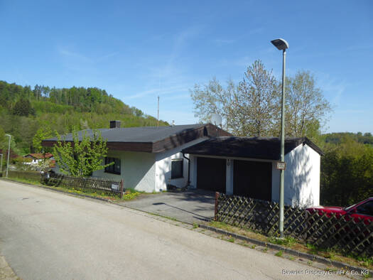 Einfamilienhaus zum Kauf 185.000 € 5 Zimmer 141 m² 1.019 m² Grundstück Traitsching Traitsching / Thal 93455