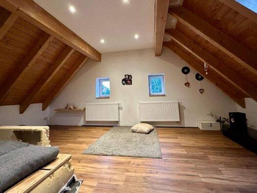 Mehrfamilienhaus zum Kauf 292.500 € 8 Zimmer 400 m² 1.800 m² Grundstück Nossen 01683