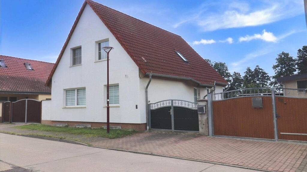 Einfamilienhaus zum Kauf 240.000 € 7 Zimmer 140 m² 1.100 m² Grundstück frei ab sofort Gütter Burg 39288