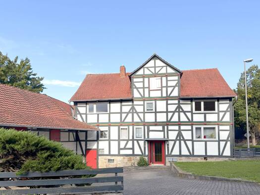 Mehrfamilienhaus zum Kauf als Kapitalanlage geeignet 235.000 € 9 Zimmer 183 m² 820 m² Grundstück Crumbach Lohfelden 34253