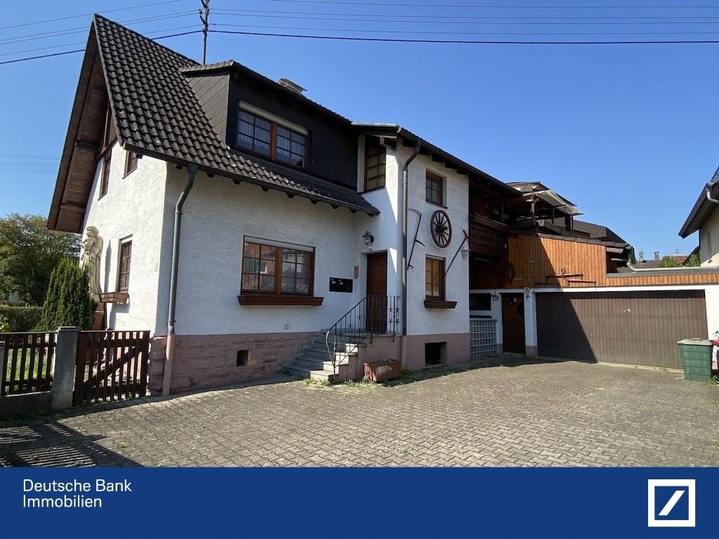 Mehrfamilienhaus zum Kauf 414.000 € 6 Zimmer 181 m²<br/>Wohnfläche 320 m²<br/>Grundstück ab sofort<br/>Verfügbarkeit Sandweier Baden-Baden 76532