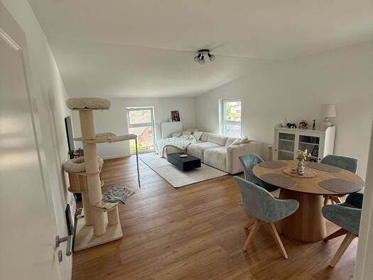 Wohnung zur Miete 1.330 € 4 Zimmer 120 m² Geschoss 2/2 frei ab 22.08.2025 Elmshorn 25335