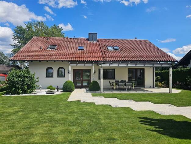 Villa zum Kauf 1.749.000 € 6 Zimmer 242 m² 1.070 m² Grundstück Ingelsberg Zorneding 85604
