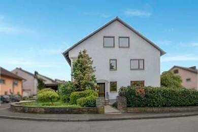 Haus zum Kauf 445.000 € 7 Zimmer 234 m² 384 m² Grundstück frei ab sofort Kleinrinderfeld 97271