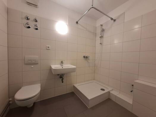 Wohnung zur Miete 769 € 2,5 Zimmer 74,3 m² 5. Geschoss frei ab 01.11.2026 Senftenberger Ring 42 N Märkisches Viertel Berlin 13435