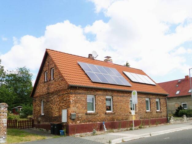 Einfamilienhaus zum Kauf provisionsfrei 84.900 € 6 Zimmer 97 m² 1.267 m² Grundstück Lauchhammer Lauchhammer 01979